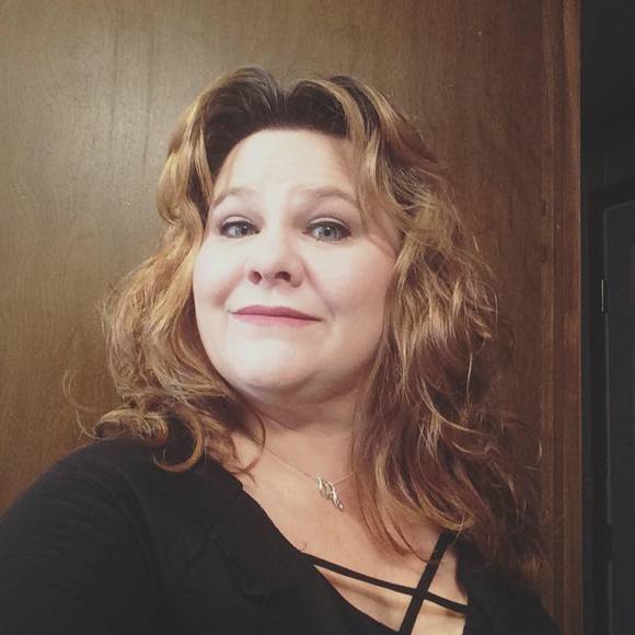 Meet your Posher, Melissa - Picture 1 of 1